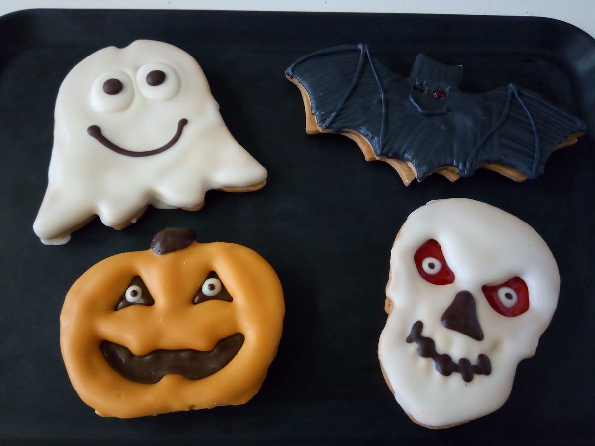 Galletas de Halloween: fantasma, murciélago, calabaza y calavera